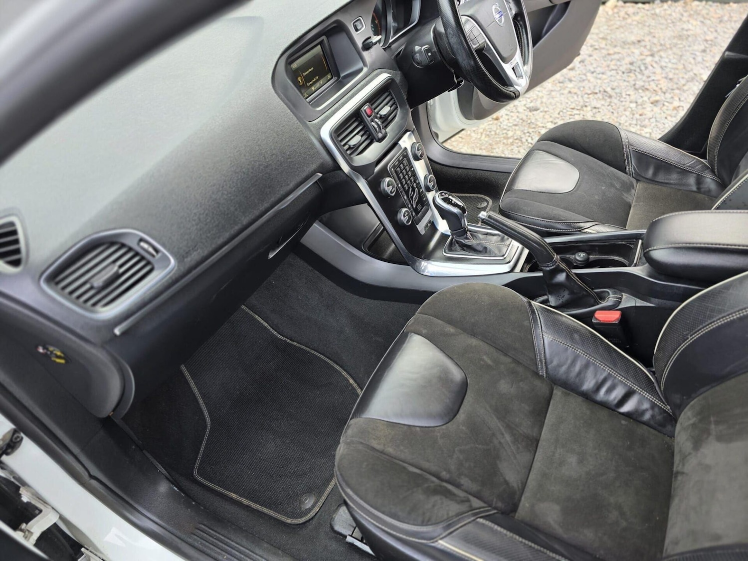 Used Volvo V40 2016 for sale - 77557376: Photo 36