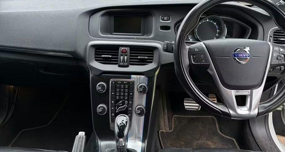 Used Volvo V40 2016 for sale - 77557376: Photo 5