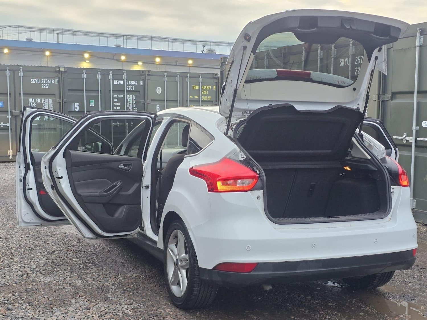 Used Ford Focus 2015 for sale - 77247496: Photo 9