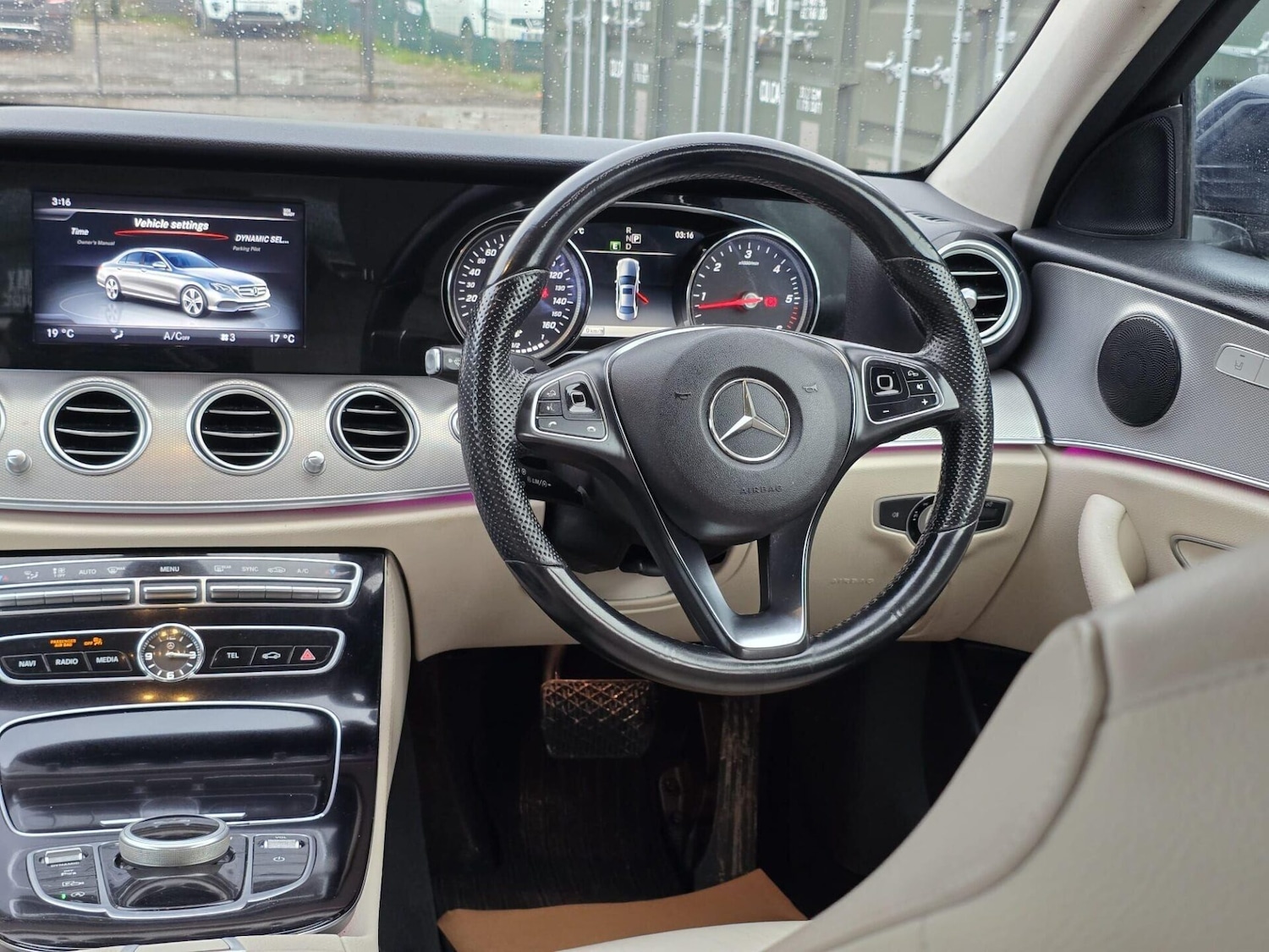 Used Mercedes-Benz E Class 2016 for sale - 77407415: Photo 21