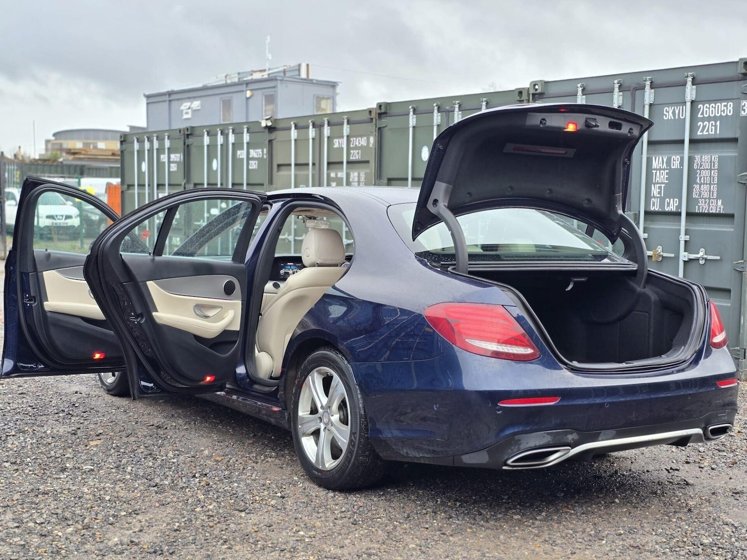 Used Mercedes-Benz E Class 2016 for sale - 77407415: Photo 4