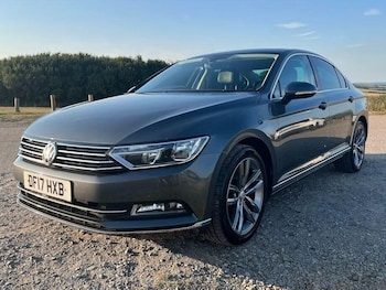 Used Volkswagen Passat 2017 for sale - 75685842: Photo