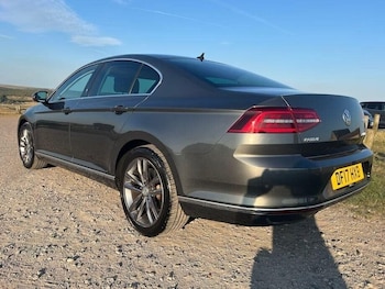 Used Volkswagen Passat 2017 for sale - 75685842: Photo