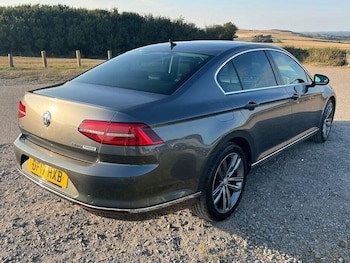 Used Volkswagen Passat 2017 for sale - 75685842: Photo