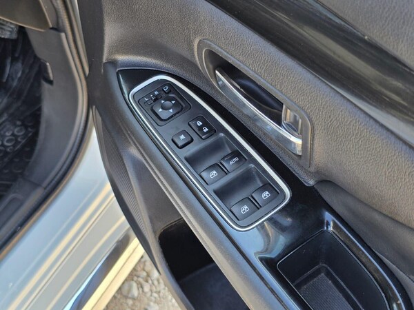 Used Mitsubishi Outlander 2016 for sale - 75303599: Photo 26