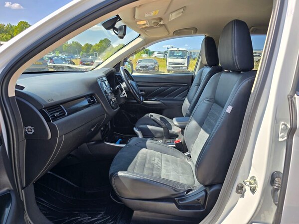 Used Mitsubishi Outlander 2016 for sale - 75303599: Photo 38