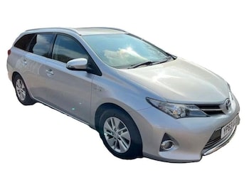 Used Toyota Auris 2013 for sale - 77997117: Photo