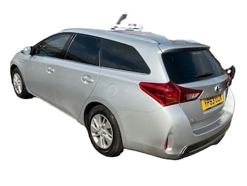 Used Toyota Auris 2013 for sale - 77997117: Photo