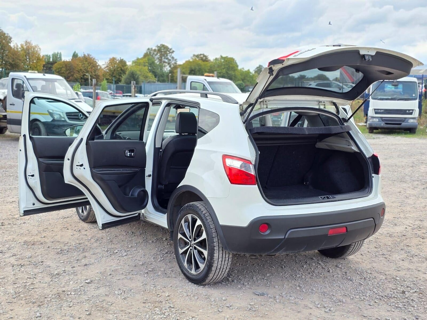 Used Nissan Qashqai 2013 for sale - 76098583: Photo 10