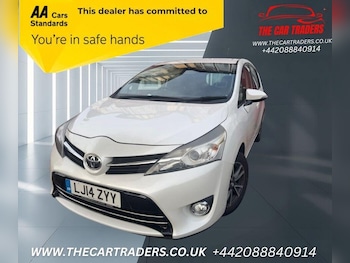 Used Toyota Verso 2014 for sale - 76526978: Photo