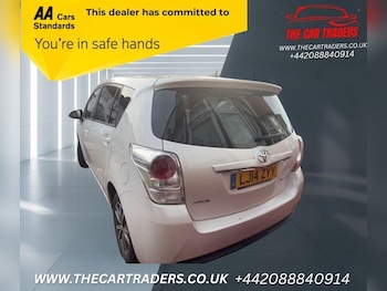 Used Toyota Verso 2014 for sale - 76526978: Photo