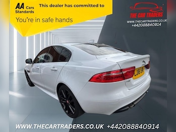 Used Jaguar XE 2018 for sale - 76264543: Photo 4