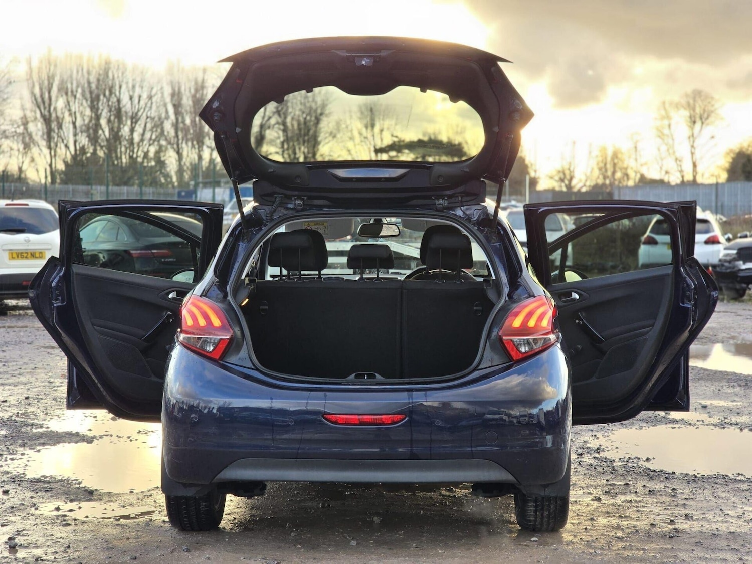 Used Peugeot 208 2018 for sale - 77026425: Photo 34