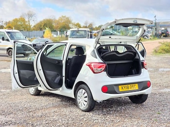 Used Hyundai i10 2018 for sale - 78907012: Photo