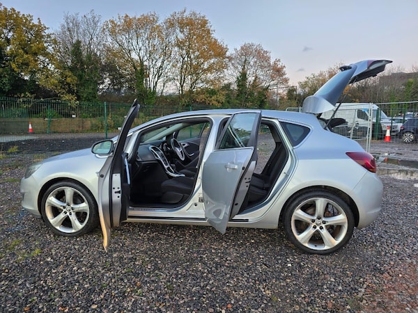 Used Vauxhall Astra 2010 for sale - 75053946: Photo 12