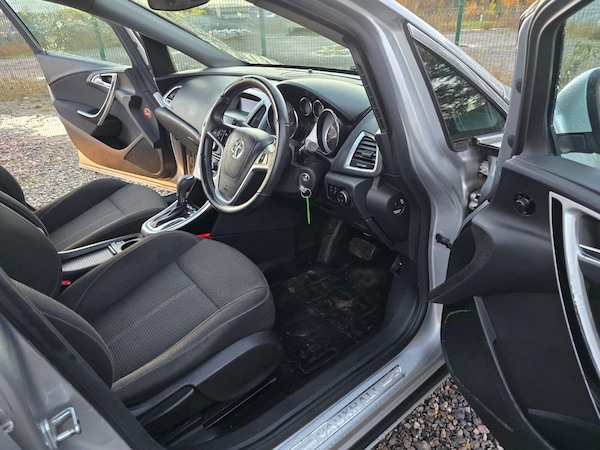 Used Vauxhall Astra 2010 for sale - 75053946: Photo 22