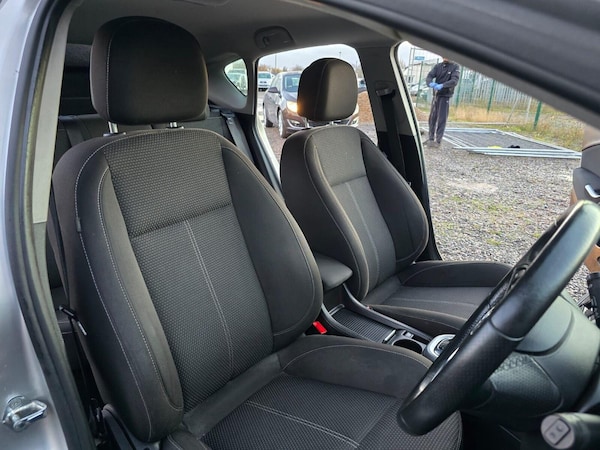 Used Vauxhall Astra 2010 for sale - 75053946: Photo 23