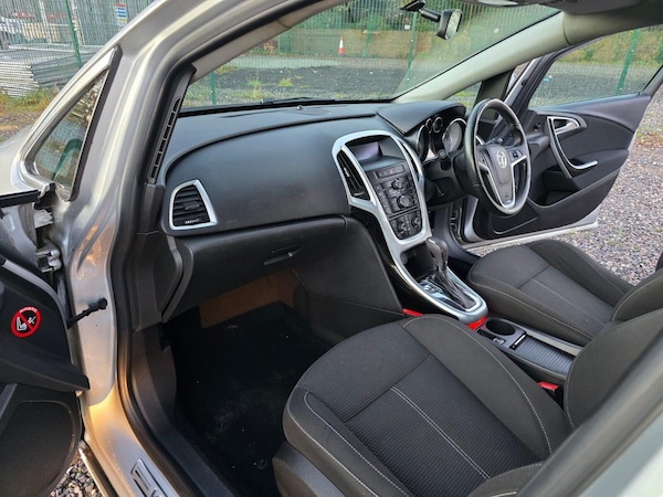 Used Vauxhall Astra 2010 for sale - 75053946: Photo 37