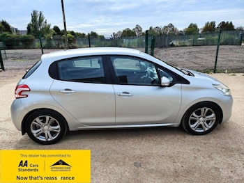 Used Peugeot 208 2012 for sale - 75426801: Photo