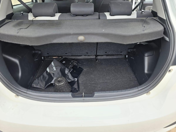 Used Toyota Yaris 2017 for sale - 75385281: Photo 23