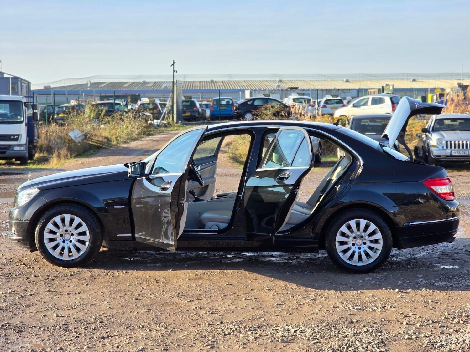 Used Mercedes-Benz C Class 2011 for sale - 76945448: Photo 12