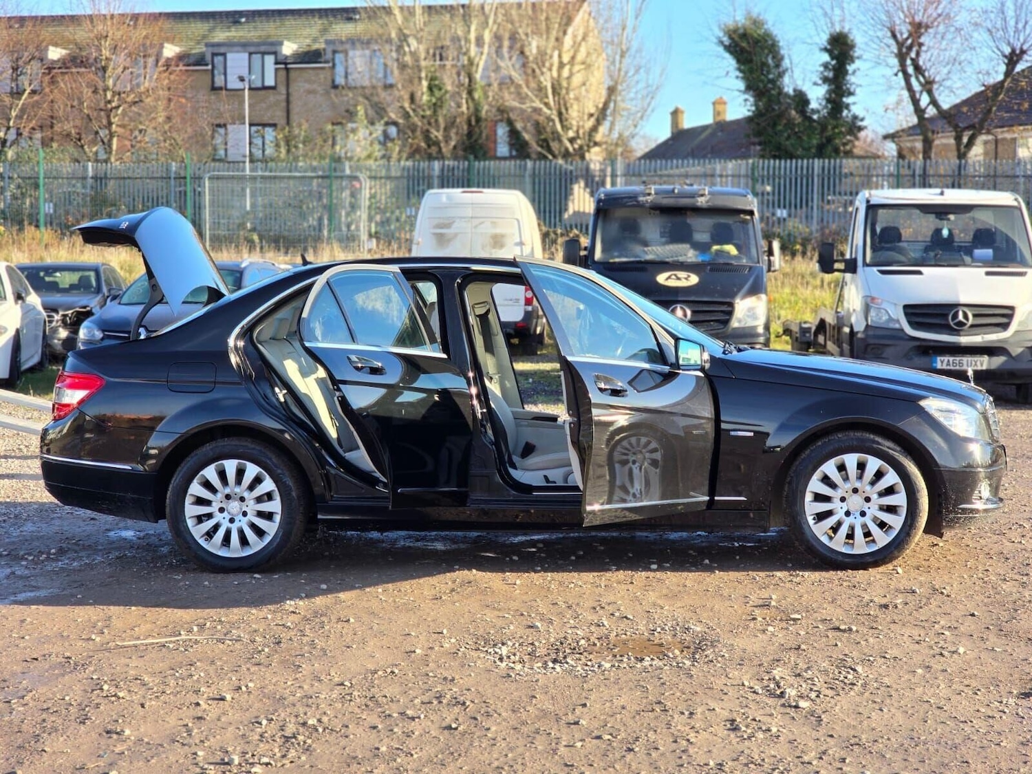 Used Mercedes-Benz C Class 2011 for sale - 76945448: Photo 15