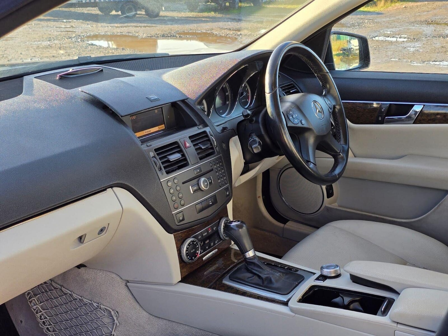 Used Mercedes-Benz C Class 2011 for sale - 76945448: Photo 24