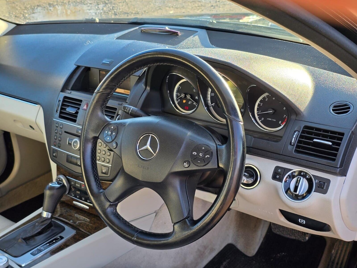 Used Mercedes-Benz C Class 2011 for sale - 76945448: Photo 38