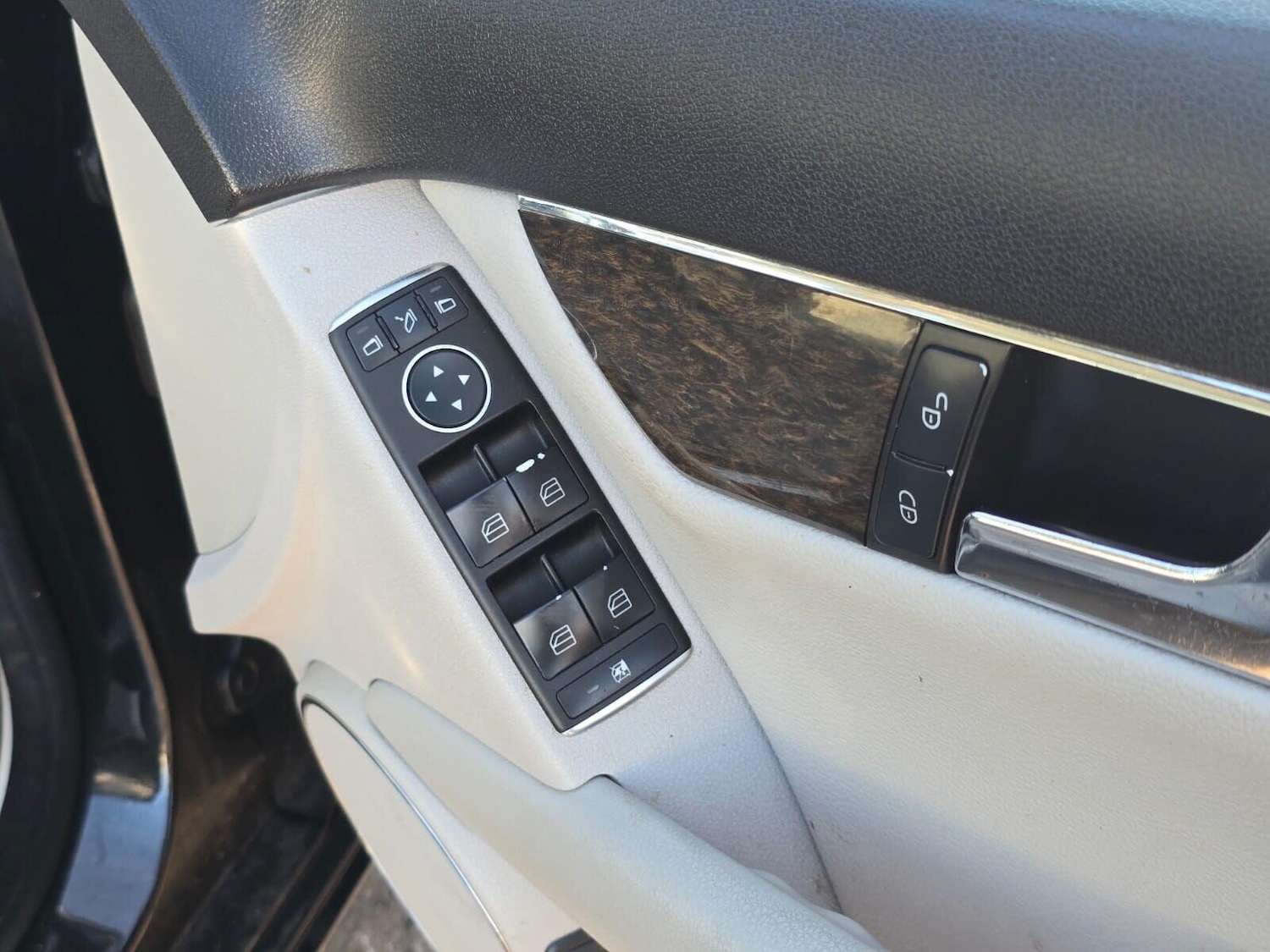 Used Mercedes-Benz C Class 2011 for sale - 76945448: Photo 61