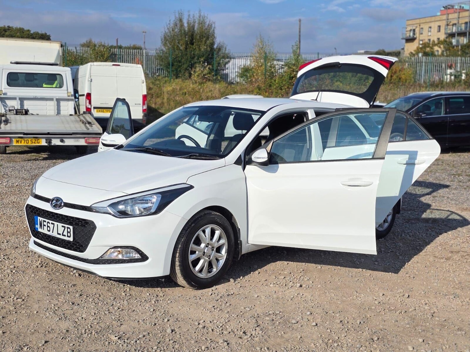 Used Hyundai i20 2017 for sale - 76040312: Photo 10