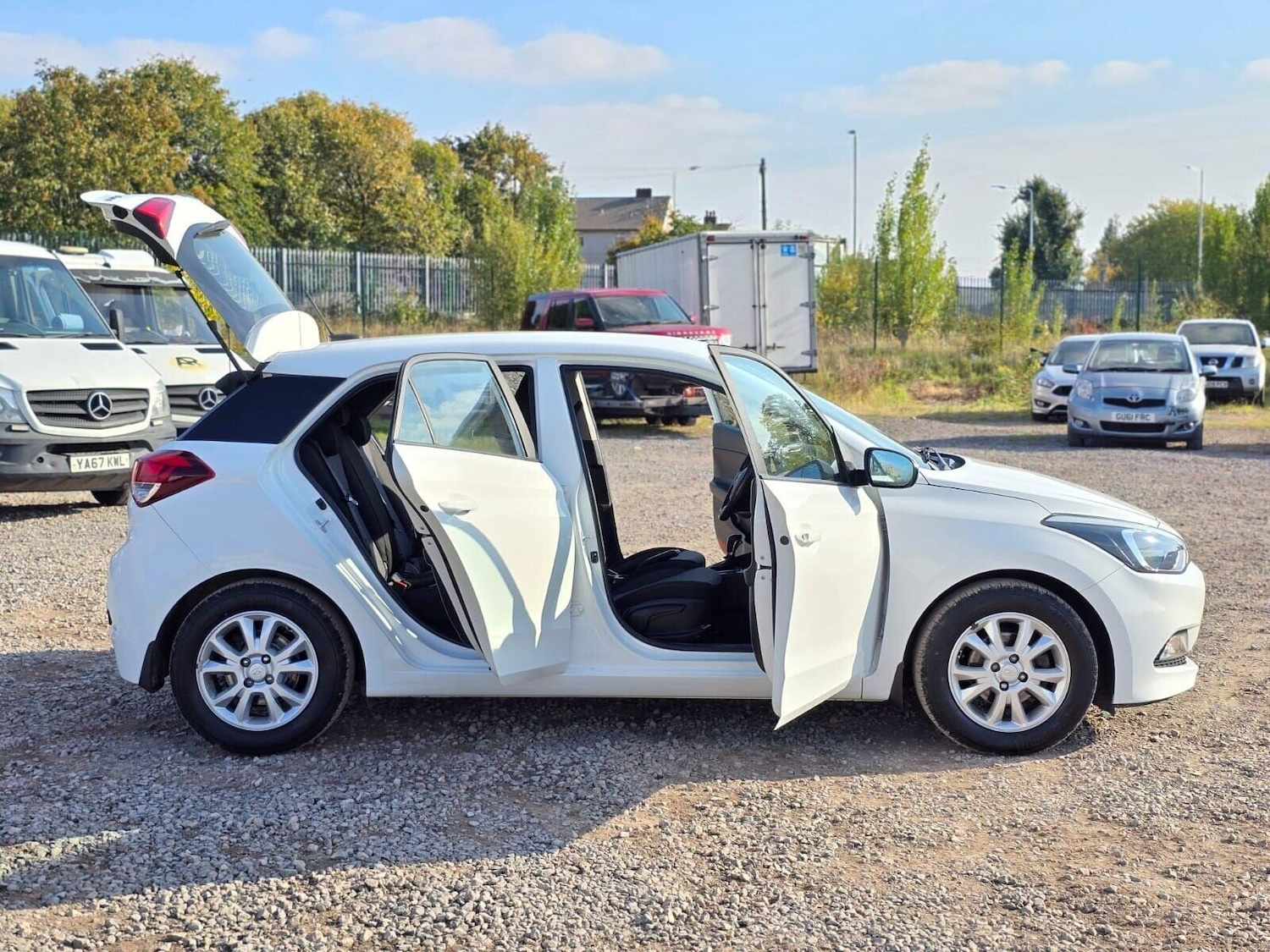 Used Hyundai i20 2017 for sale - 76040312: Photo 16