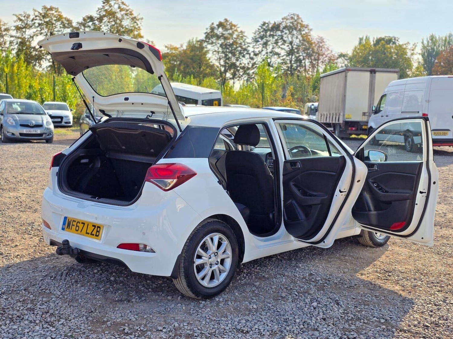 Used Hyundai i20 2017 for sale - 76040312: Photo 18