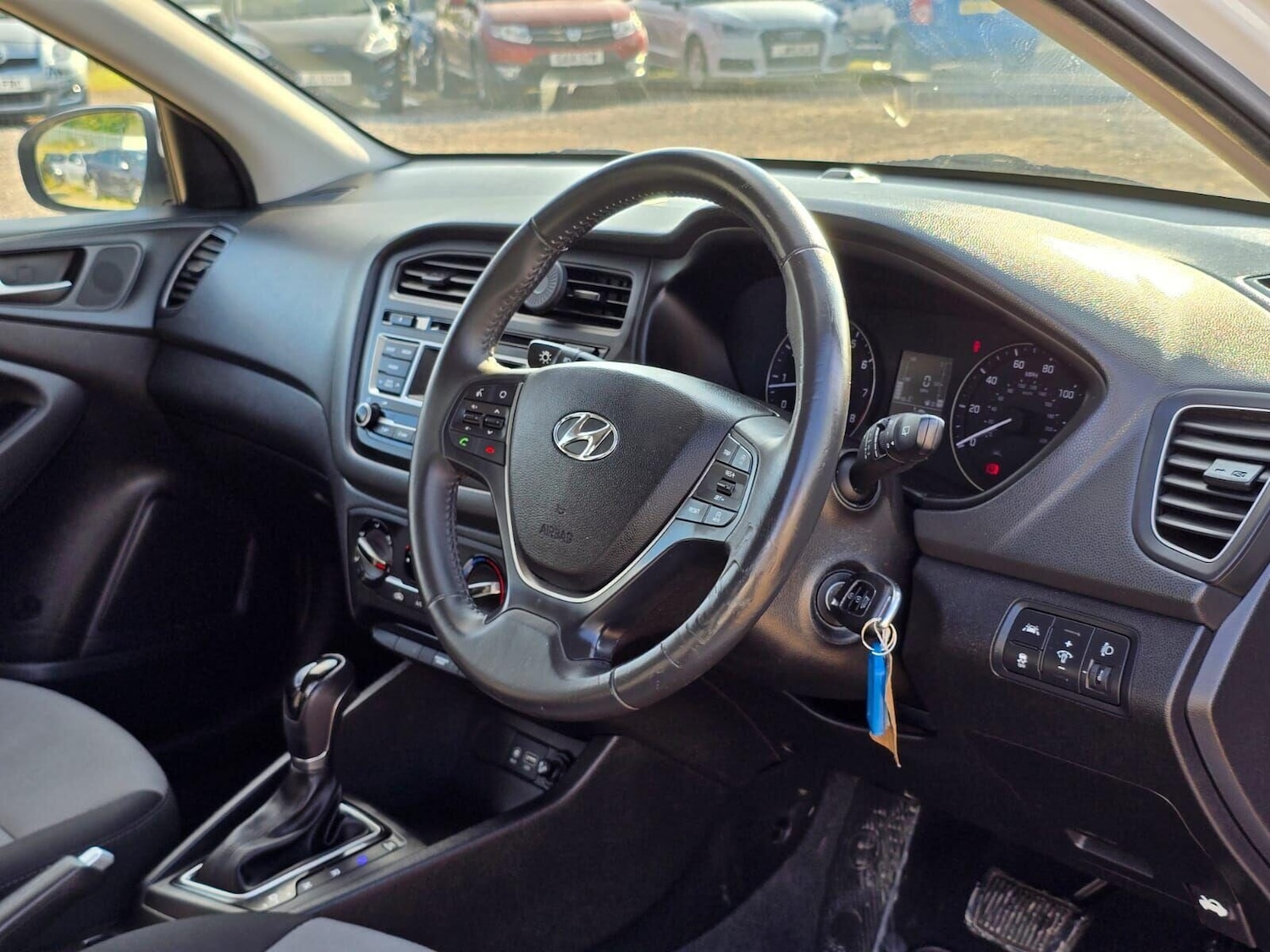 Used Hyundai i20 2017 for sale - 76040312: Photo 22