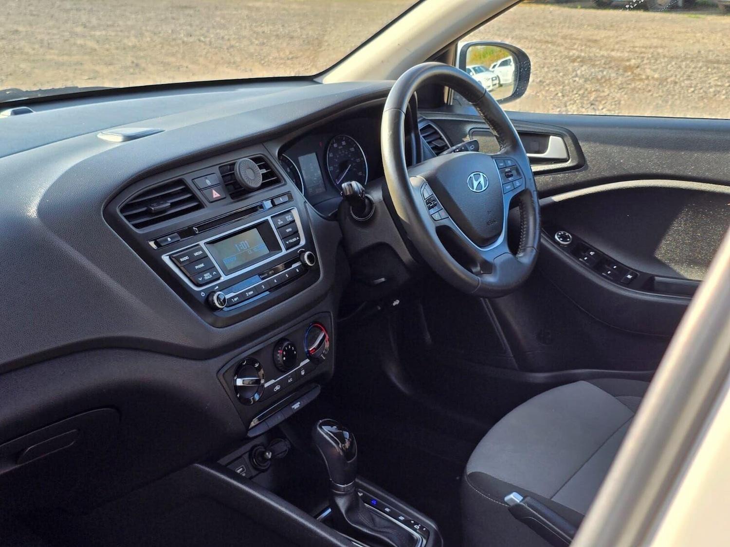 Used Hyundai i20 2017 for sale - 76040312: Photo 26