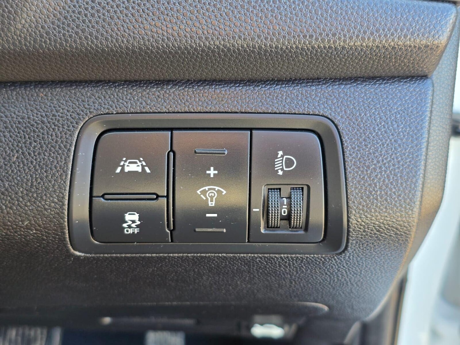 Used Hyundai i20 2017 for sale - 76040312: Photo 30