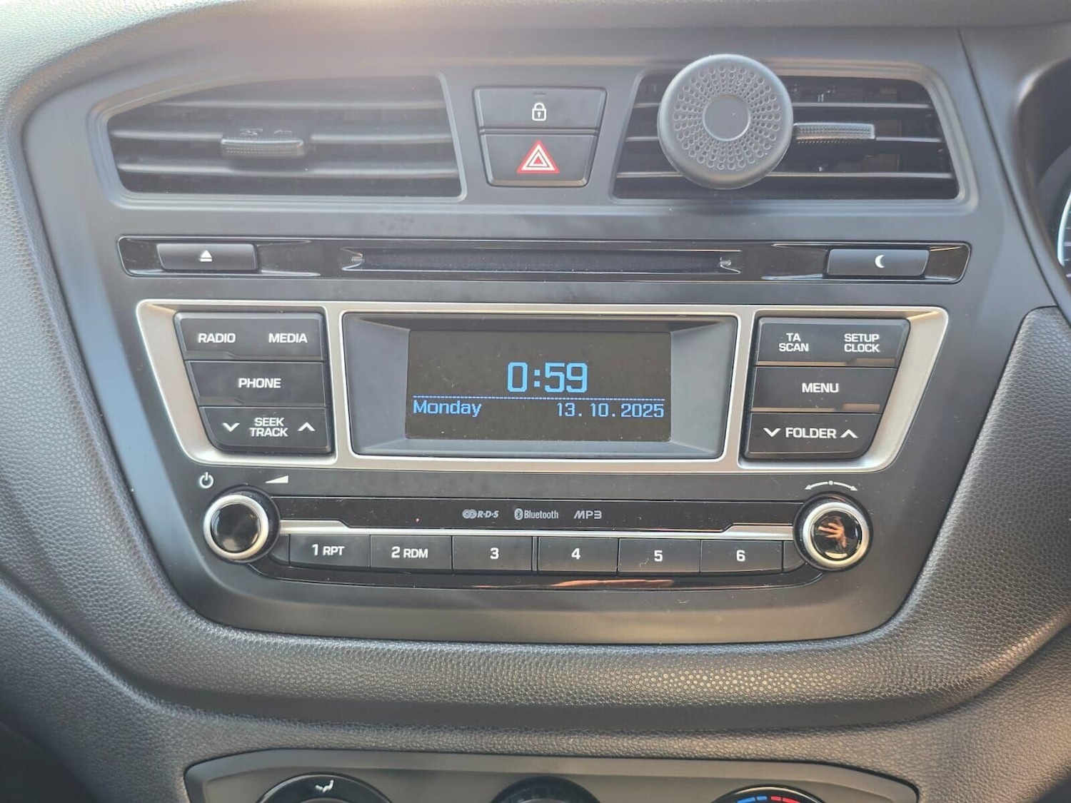 Used Hyundai i20 2017 for sale - 76040312: Photo 33