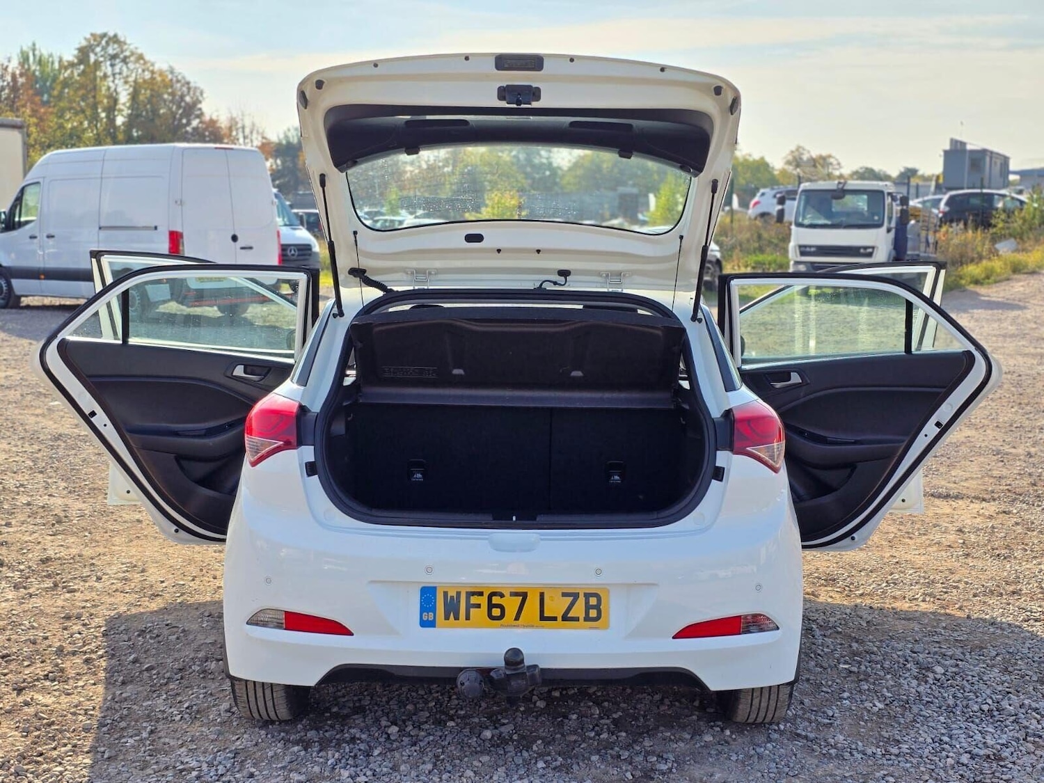 Used Hyundai i20 2017 for sale - 76040312: Photo 35