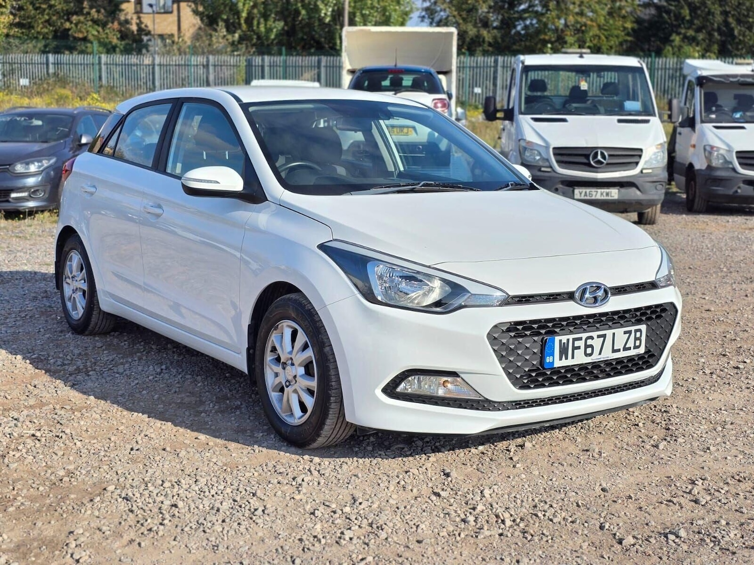 Used Hyundai i20 2017 for sale - 76040312: Photo 5