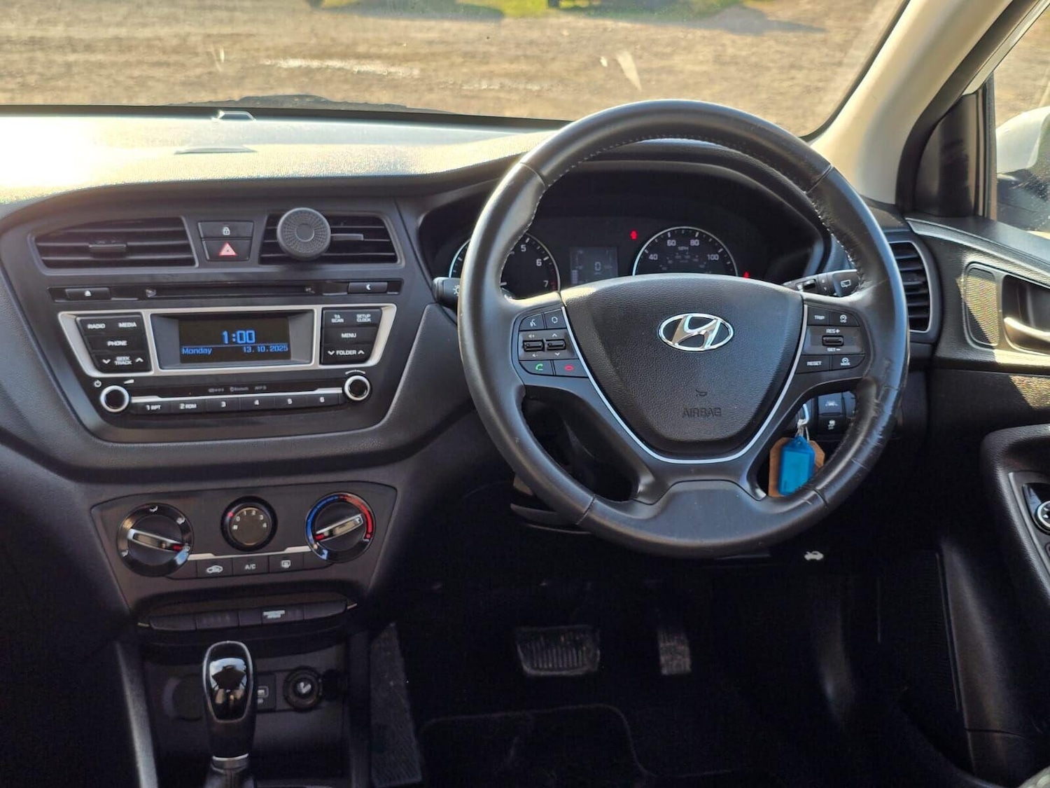 Used Hyundai i20 2017 for sale - 76040312: Photo 57