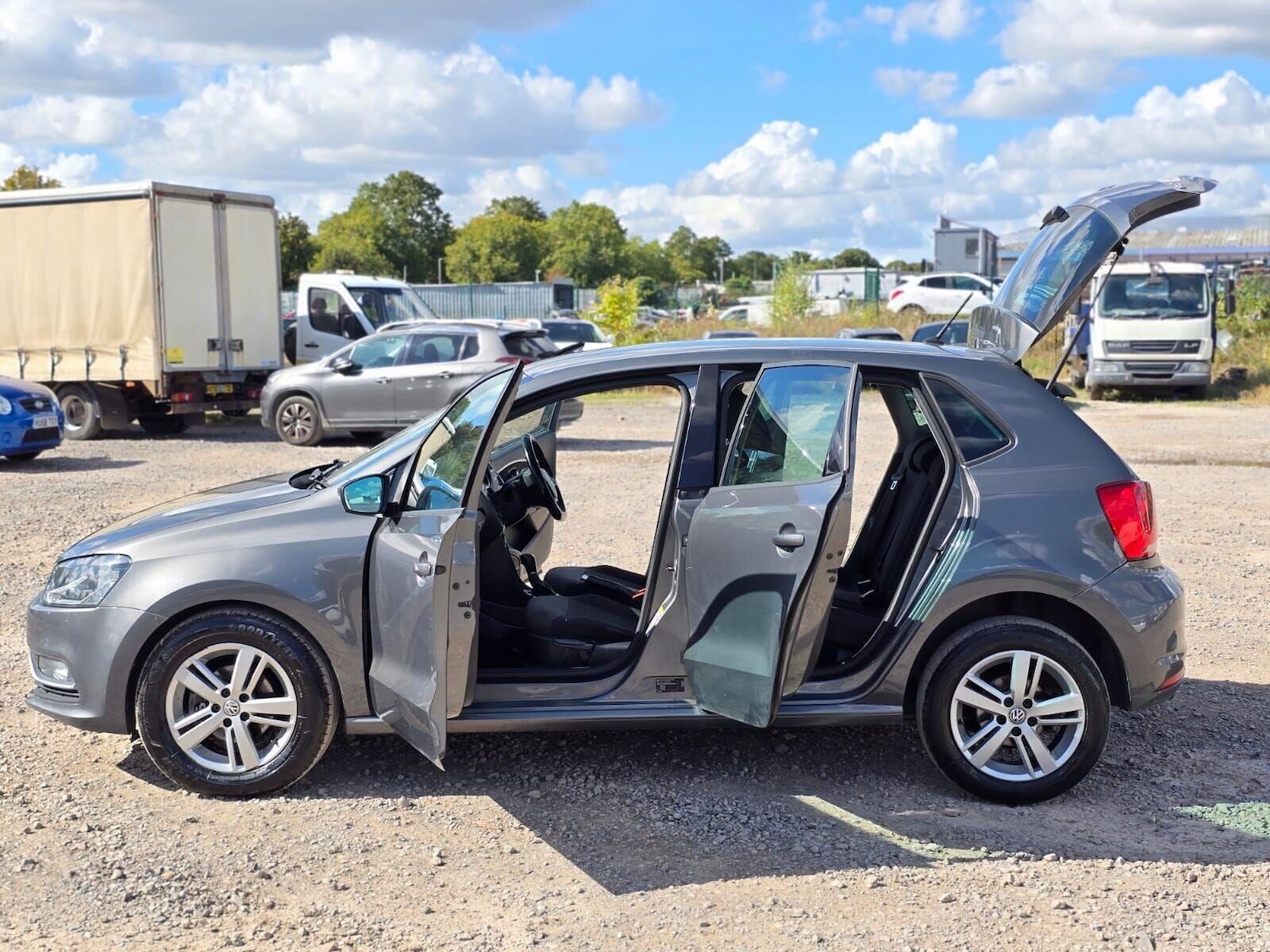 Used Volkswagen Polo 2017 for sale - 75655555: Photo 34