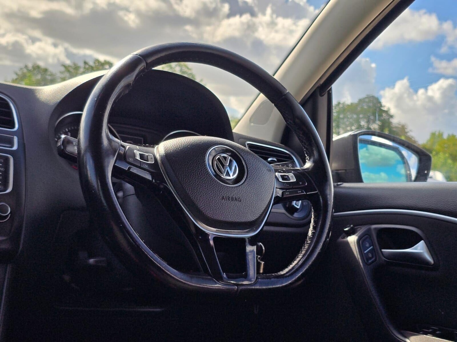 Used Volkswagen Polo 2017 for sale - 75655555: Photo 52