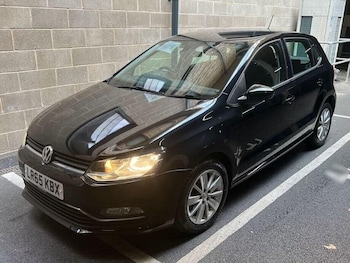 Used Volkswagen Polo 2015 for sale - 75676652: Photo