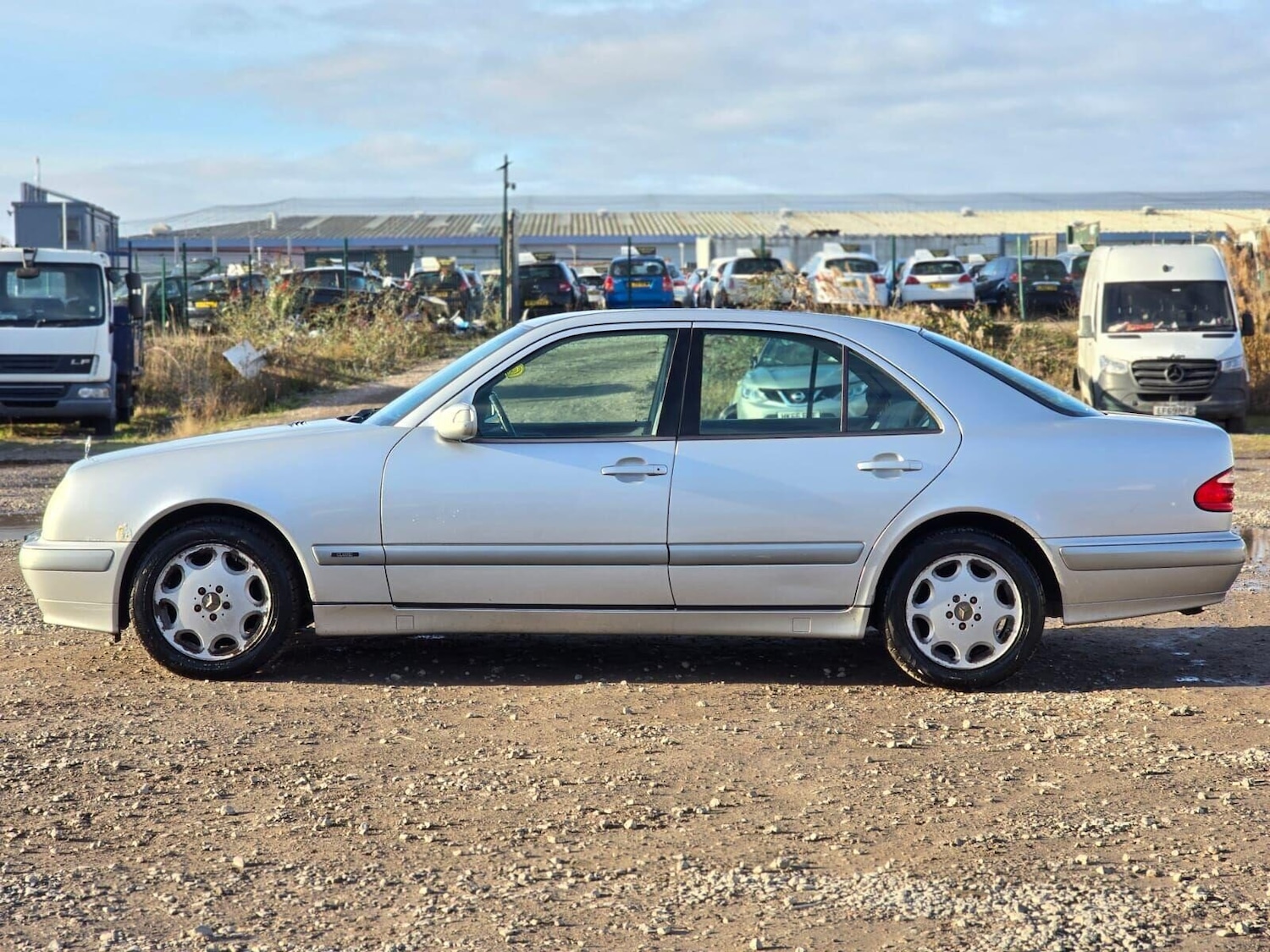 Used Mercedes-Benz E Class 2001 for sale - 77077913: Photo 10