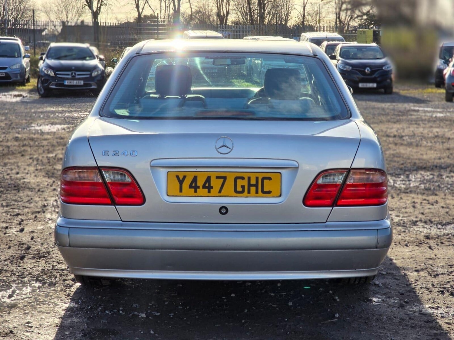 Used Mercedes-Benz E Class 2001 for sale - 77077913: Photo 13