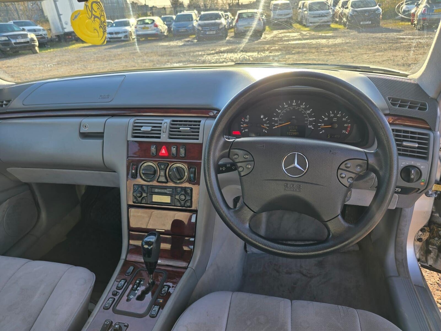 Used Mercedes-Benz E Class 2001 for sale - 77077913: Photo 21