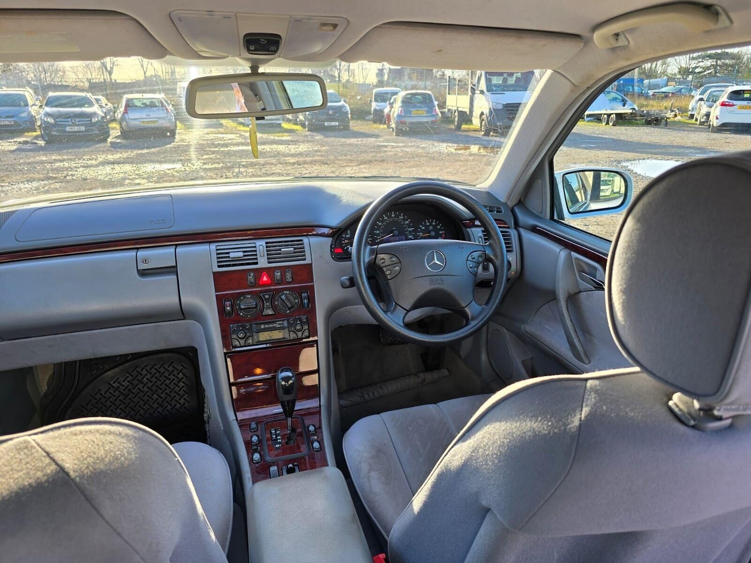 Used Mercedes-Benz E Class 2001 for sale - 77077913: Photo 24