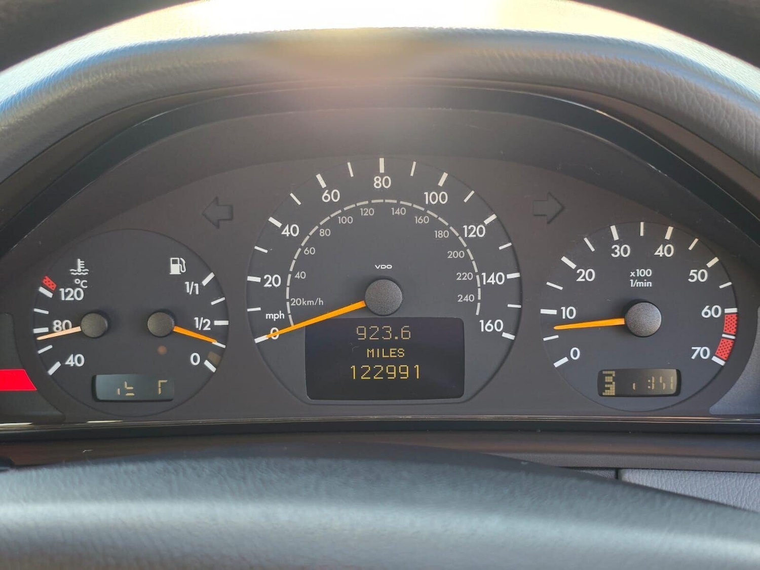 Used Mercedes-Benz E Class 2001 for sale - 77077913: Photo 32