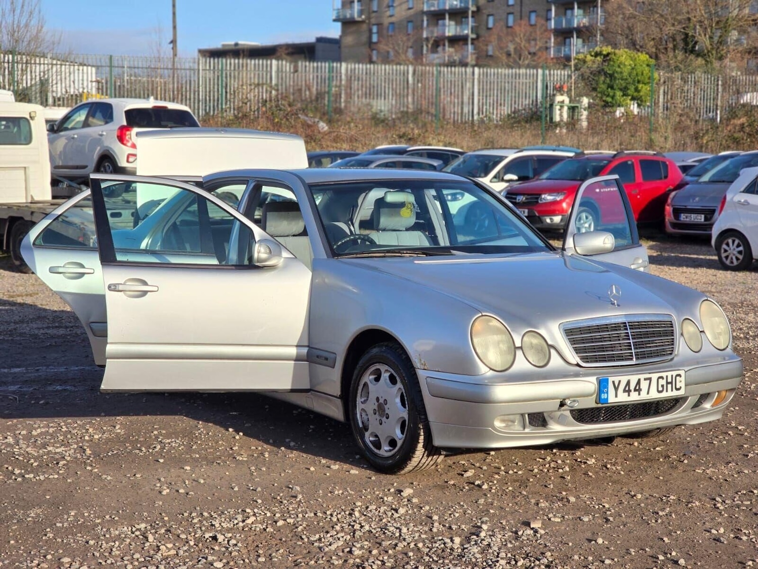 Used Mercedes-Benz E Class 2001 for sale - 77077913: Photo 6
