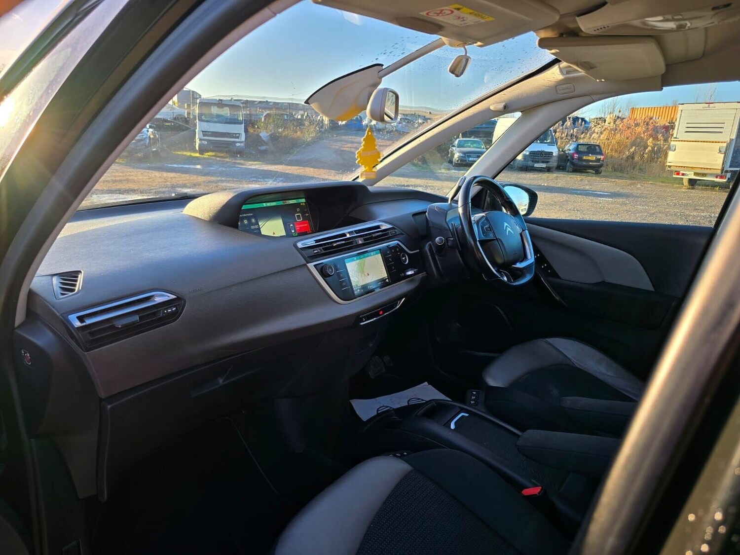 Used Citroen C4 Grand Picasso 2017 for sale - 76836105: Photo 24