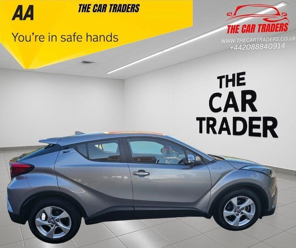Used Toyota C-HR 2017 for sale - 76324061: Photo 2